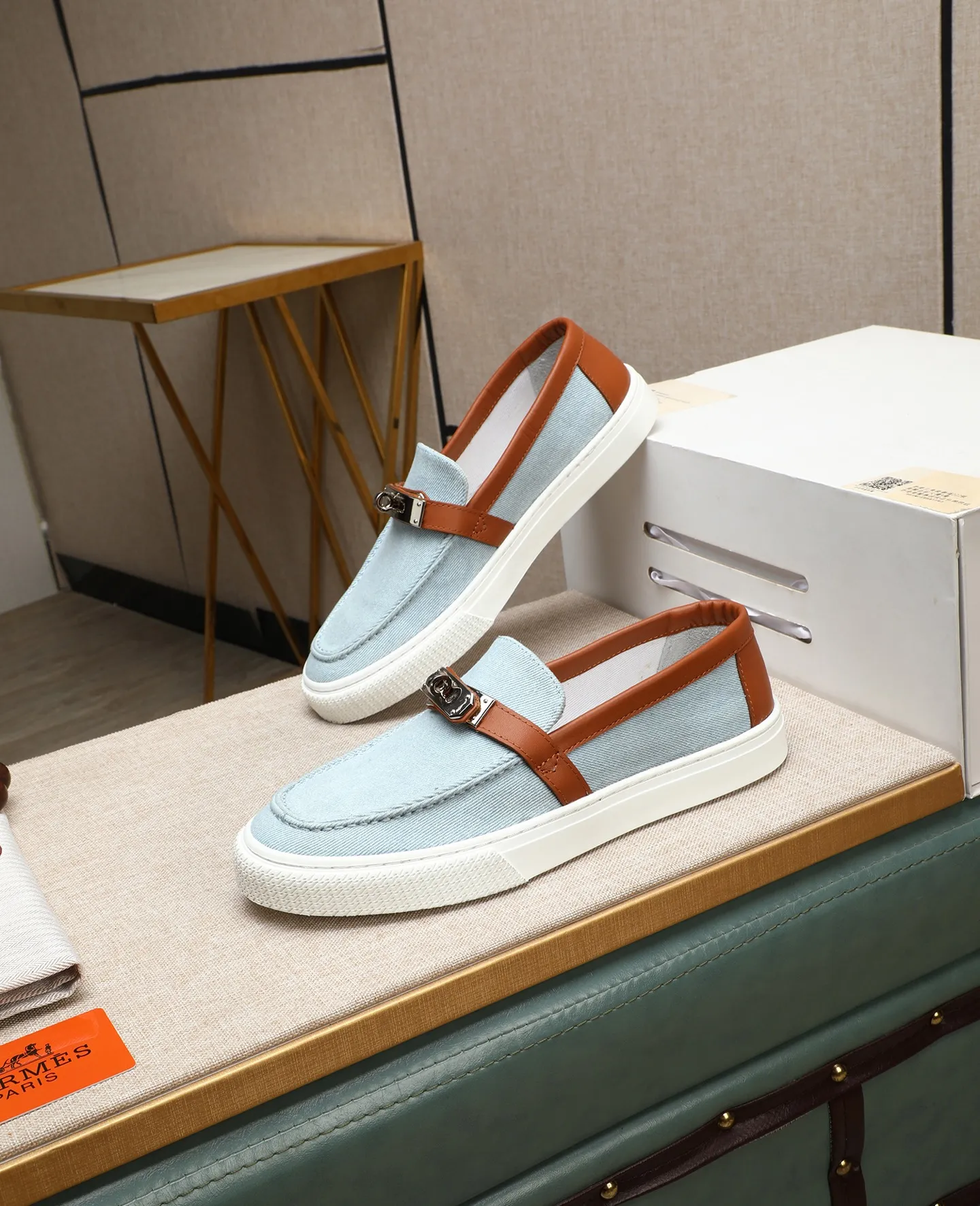 Men's shoes 💰720 (top version) [HERMÈS] Hermès counter new model 🆕men's casual loafers, the fabric is made of high-tech original materials and first-layer cowhide, spliced ​​with a variety of comfortable materials, lightweight EVA original outsole, and Labang lasting method to create a very light and energetic fashion style! Size: 39-44 (38 45 customized)